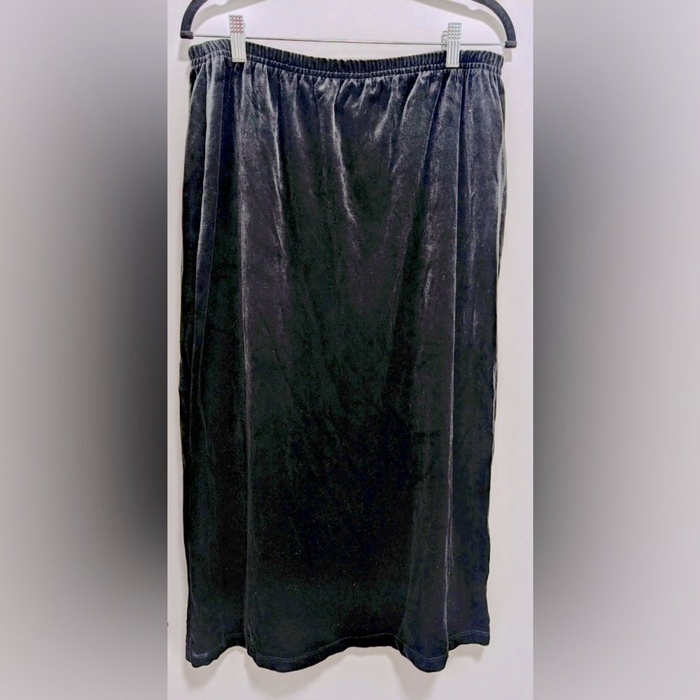 90s Black Velvet Skirt